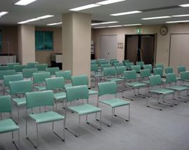 3F 大会議室：100名前後のセミナー、会議、研修向きの会場です。3時間：50,000円～