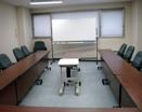 小研修室:10名～30名までのセミナー、会議、研修向きの会場です。3時間：20,000円～