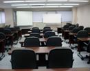 中研修室：20名～40名までのセミナー、会議、研修向きの会場です。3時間：35,000円～