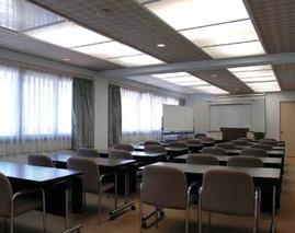 大会議場：大人数の会議に